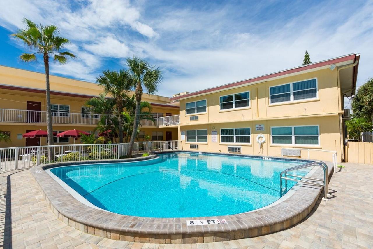 #212 Surf Song Resort St. Pete Beach Exterior photo