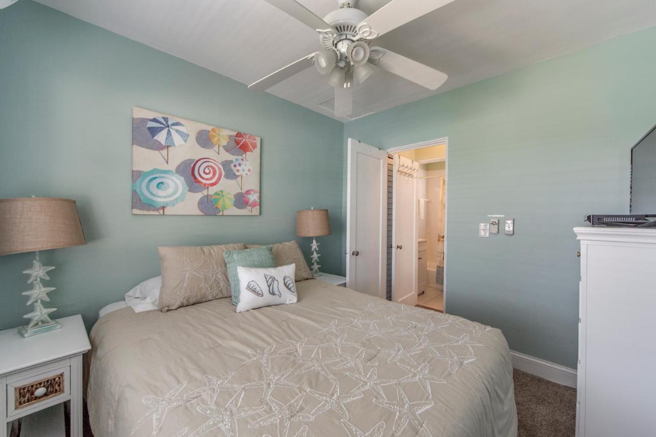 #212 Surf Song Resort St. Pete Beach Exterior photo